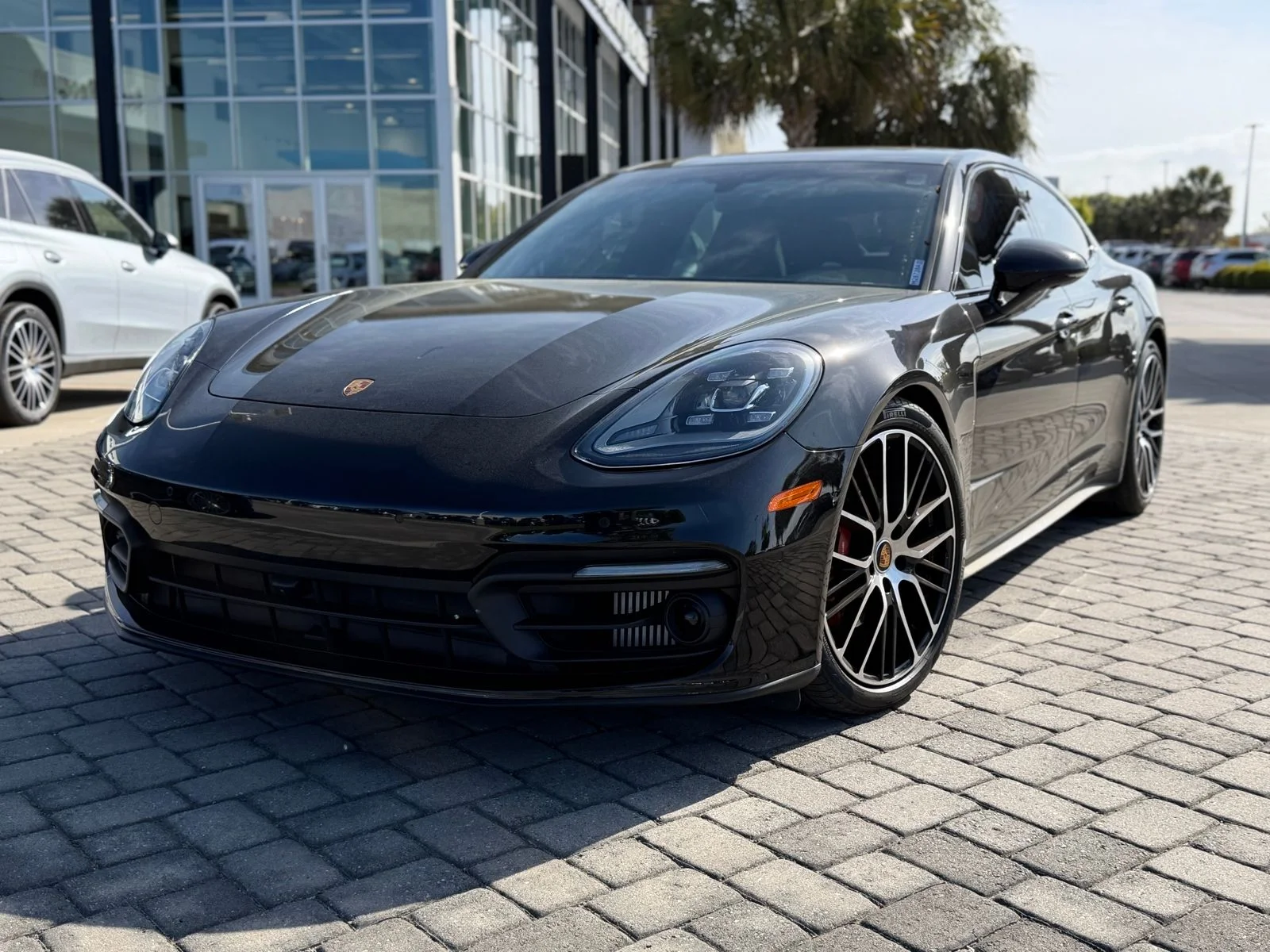 2023 Porsche Panamera 4 Platinum Edition's photo