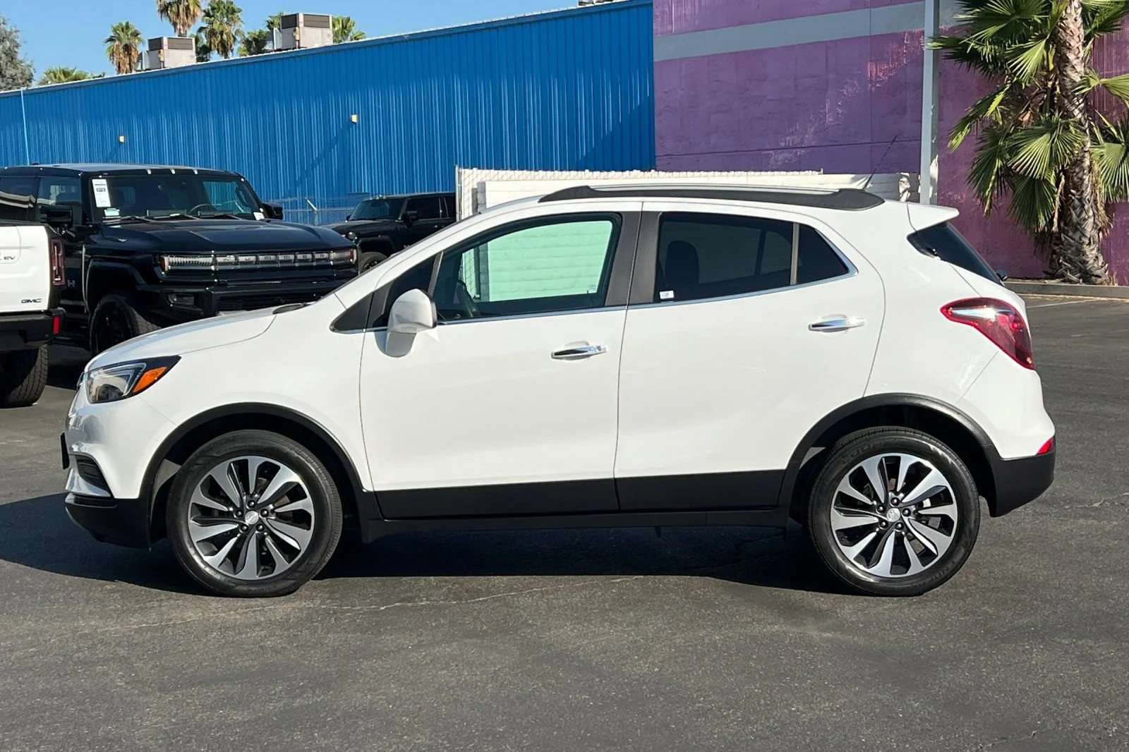Used 2021 (Includes (MDP) Anthracite lower exterior accent color, Paint code W598F.) Buick Preferred image 7