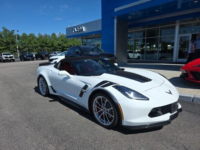 Used 2017 ARCTIC WHITE Chevrolet Grand Sport 2LT image 9