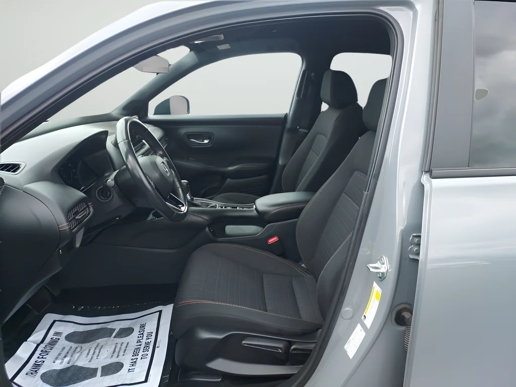 Used 2024  Honda Sport image 9
