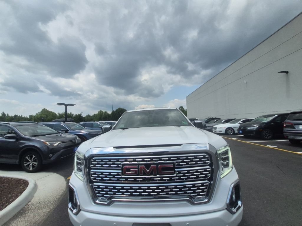 Used 2021 White Frost GMC Denali image 2