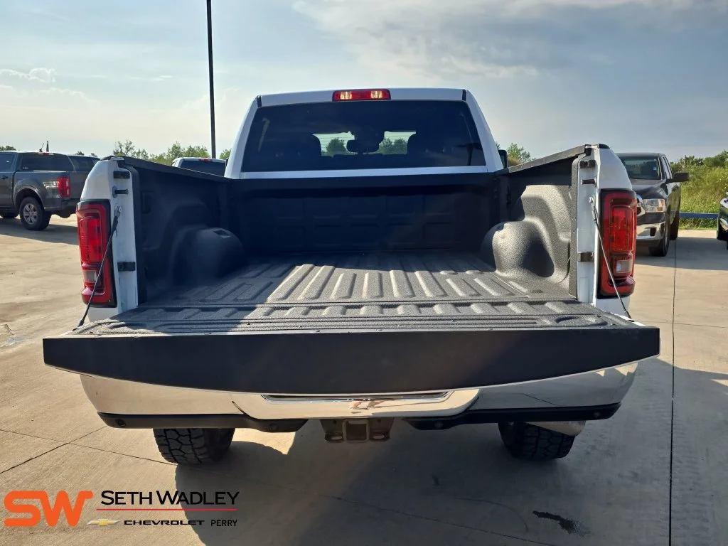 Used 2025  Ram Big Horn image 12