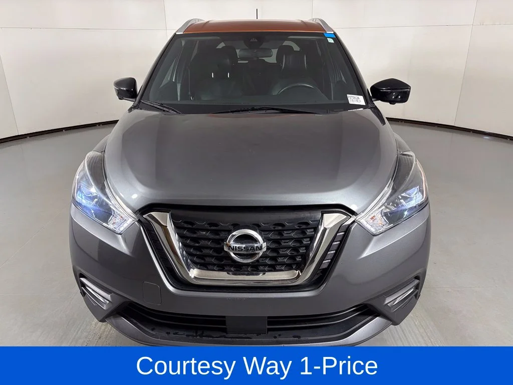 Used 2020 Gray Nissan SR image 4