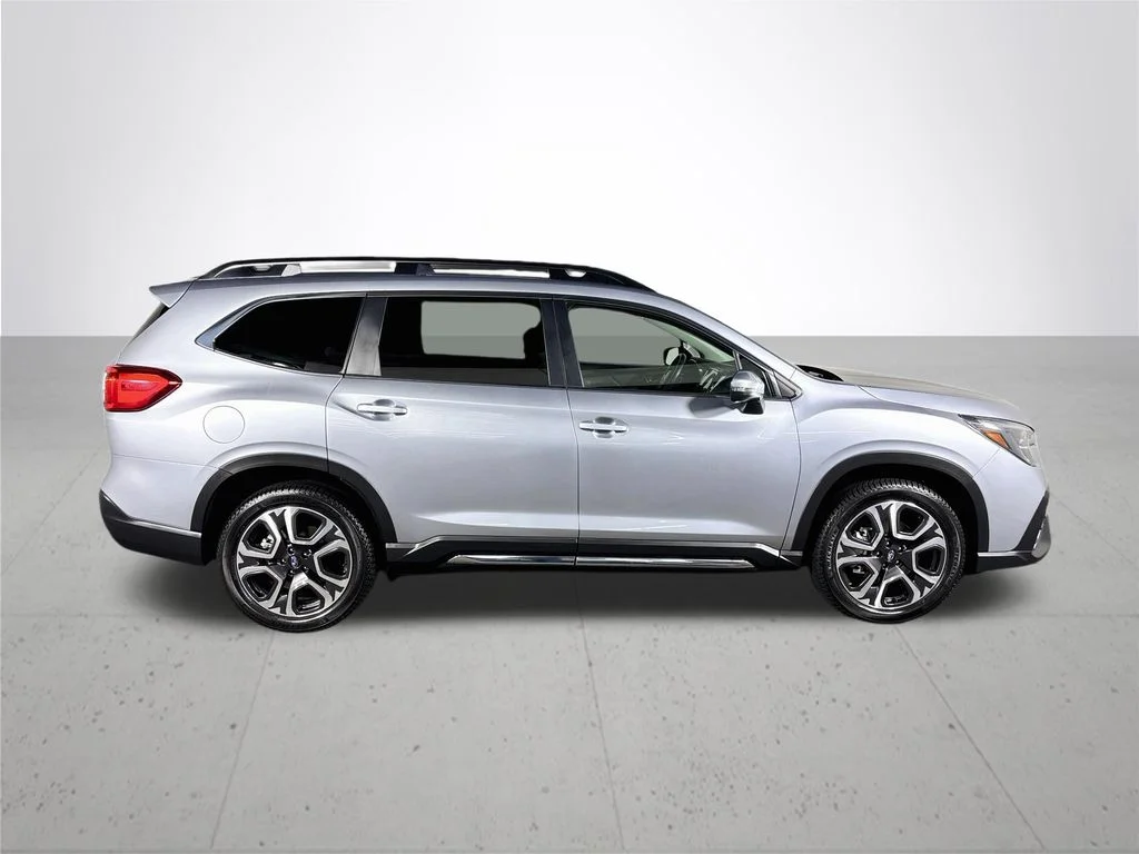 Used 2023 Silver Subaru Limited image 5