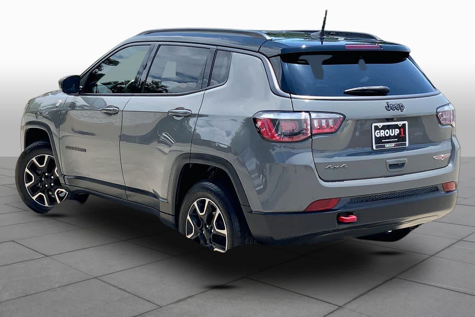 Used 2020 Sting-Gray Clearcoat Jeep Trailhawk image 12