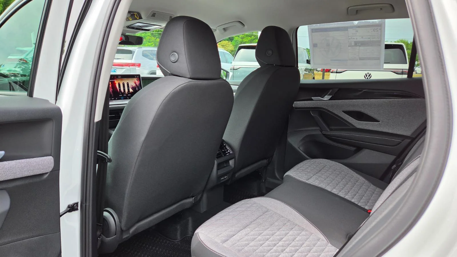 New 2026 pure white Volkswagen S image 38