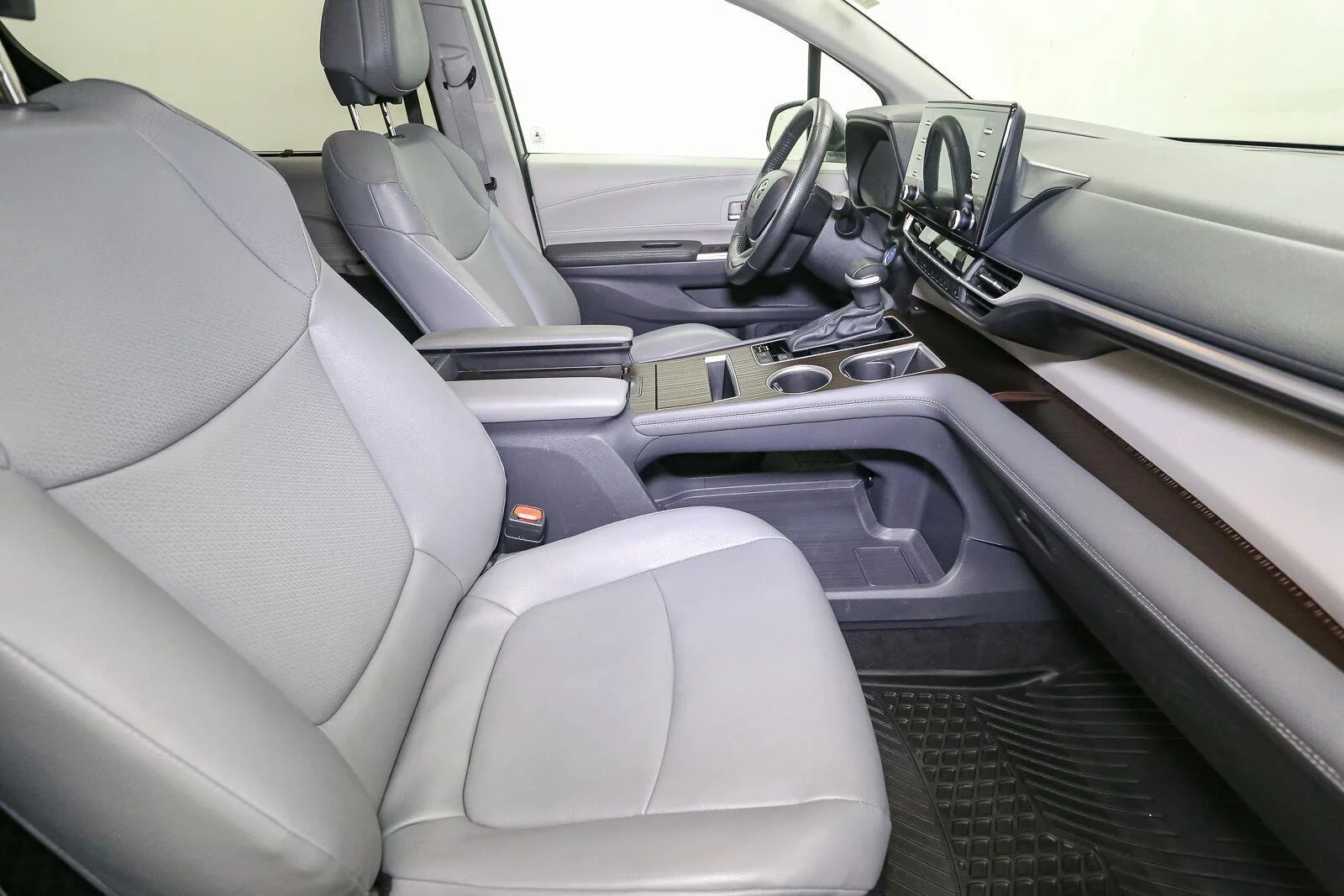 Used 2024 GY Toyota XLE image 18
