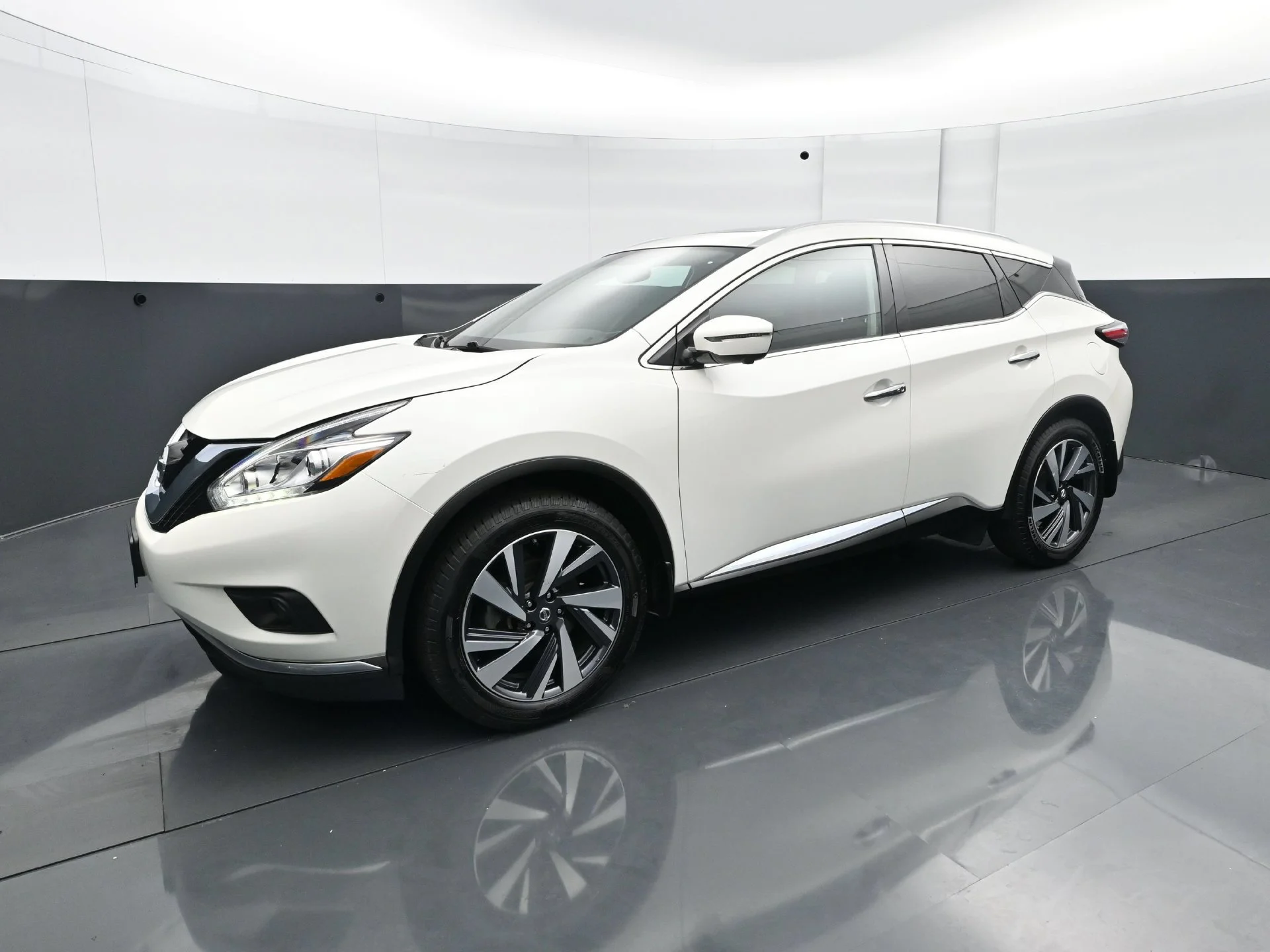 Used 2018 Nissan Murano Platinum with VIN 5N1AZ2MH2JN160516 for sale in Burnsville, Minnesota