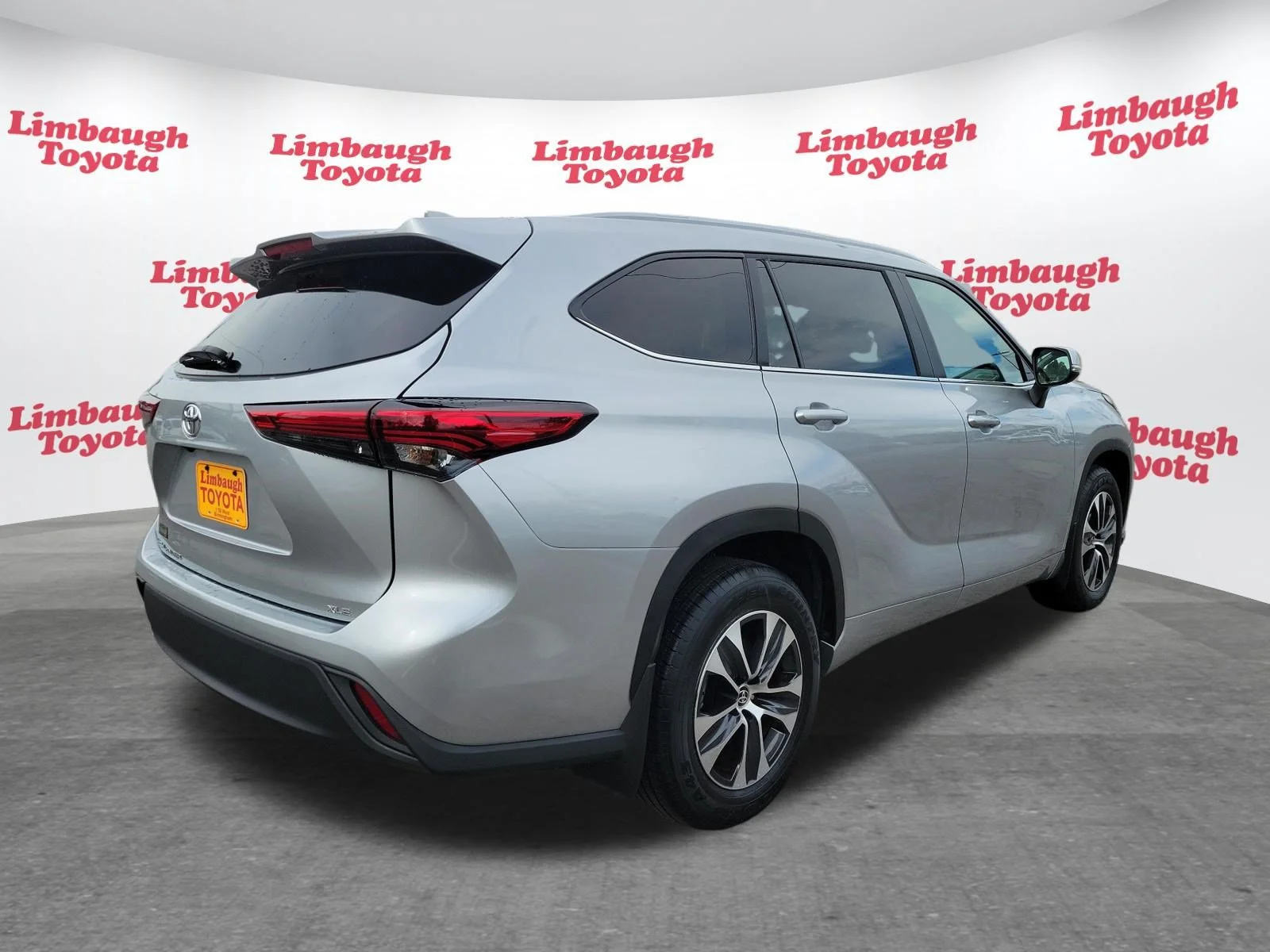 Used 2023 Silver Toyota XLE image 29