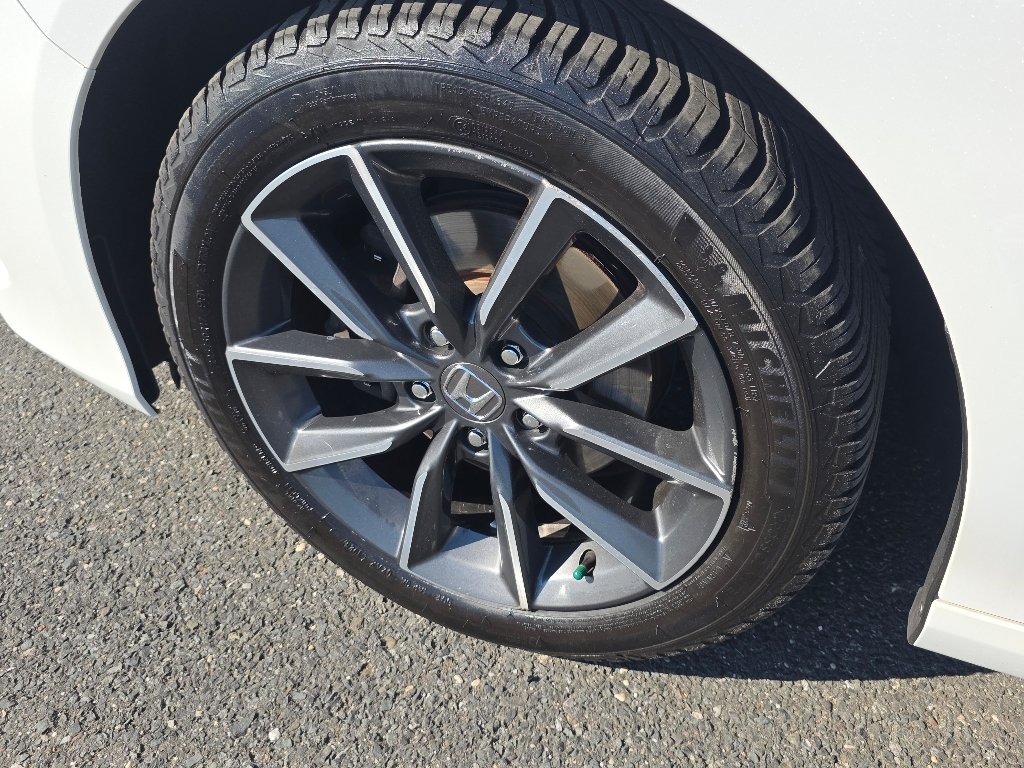 Certified Used 2021 White Honda EX-L image 31
