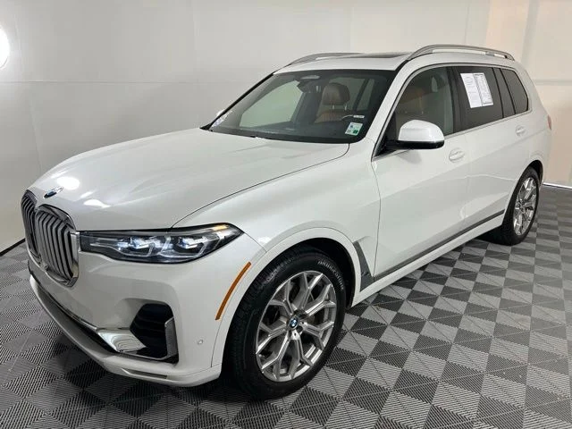 2022 BMW X7 xDrive40i's photo