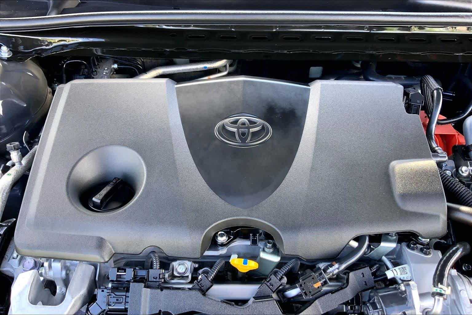 Used 2025 Underground Toyota SE image 31