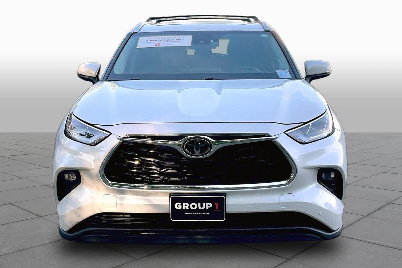 Used 2023 Wind Chill Pearl Toyota Limited image 4