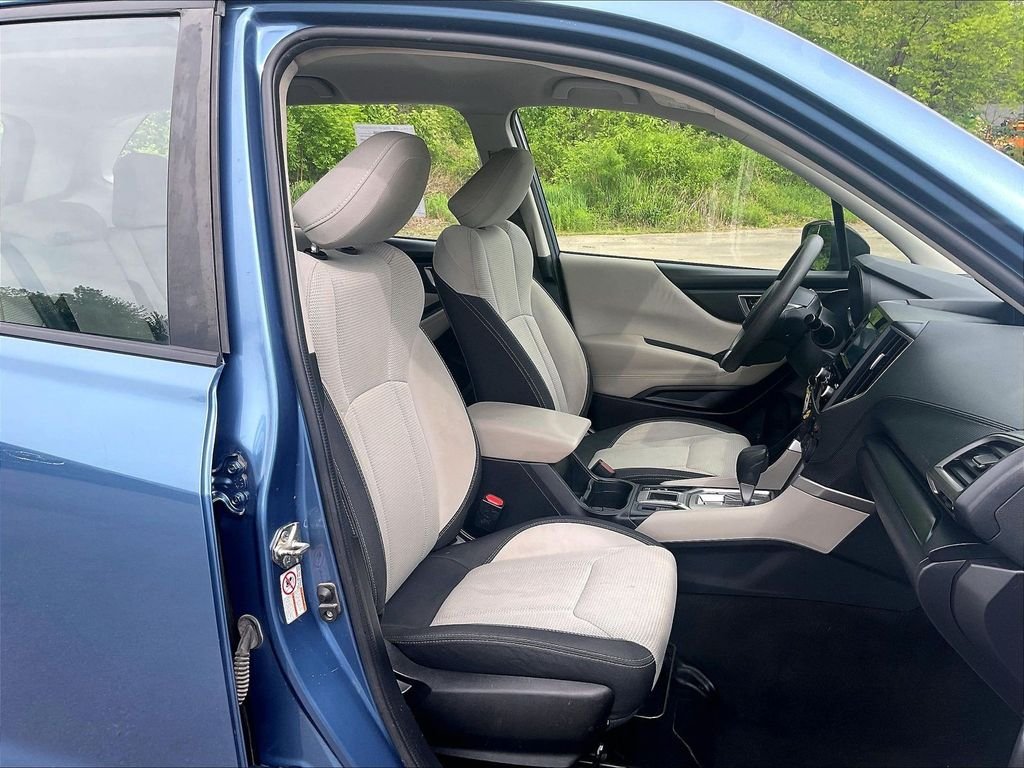 Used 2020 Blue Subaru Base image 11