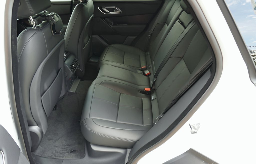 2026 LAND ROVER RANGE ROVER VELAR - Image 29