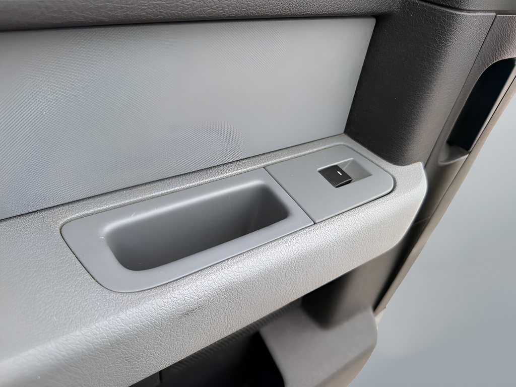 Used 2013 White Ford XL image 17