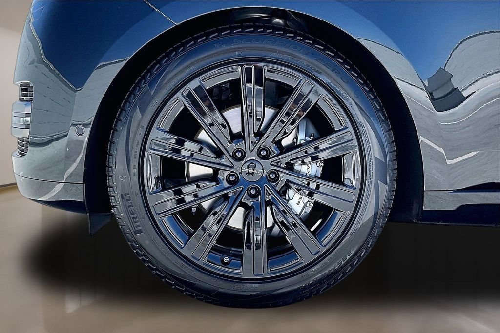 New 2026 Santorini Black LAND ROVER SE 7 Seats image 14