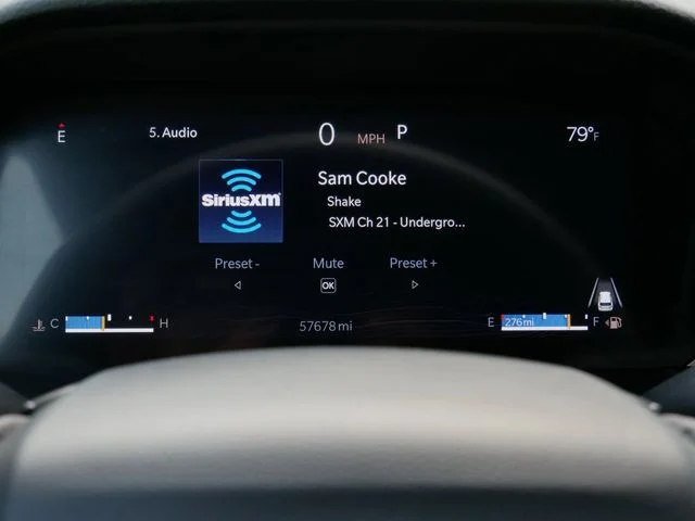 Used 2024 Silver Jeep Altitude image 19
