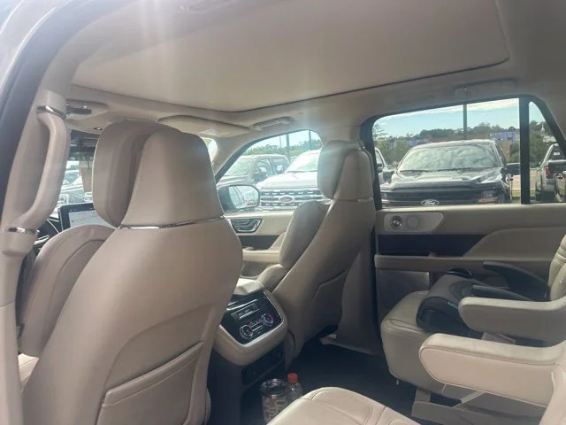 Used 2021 Ceramic White Lincoln Reserve image 5