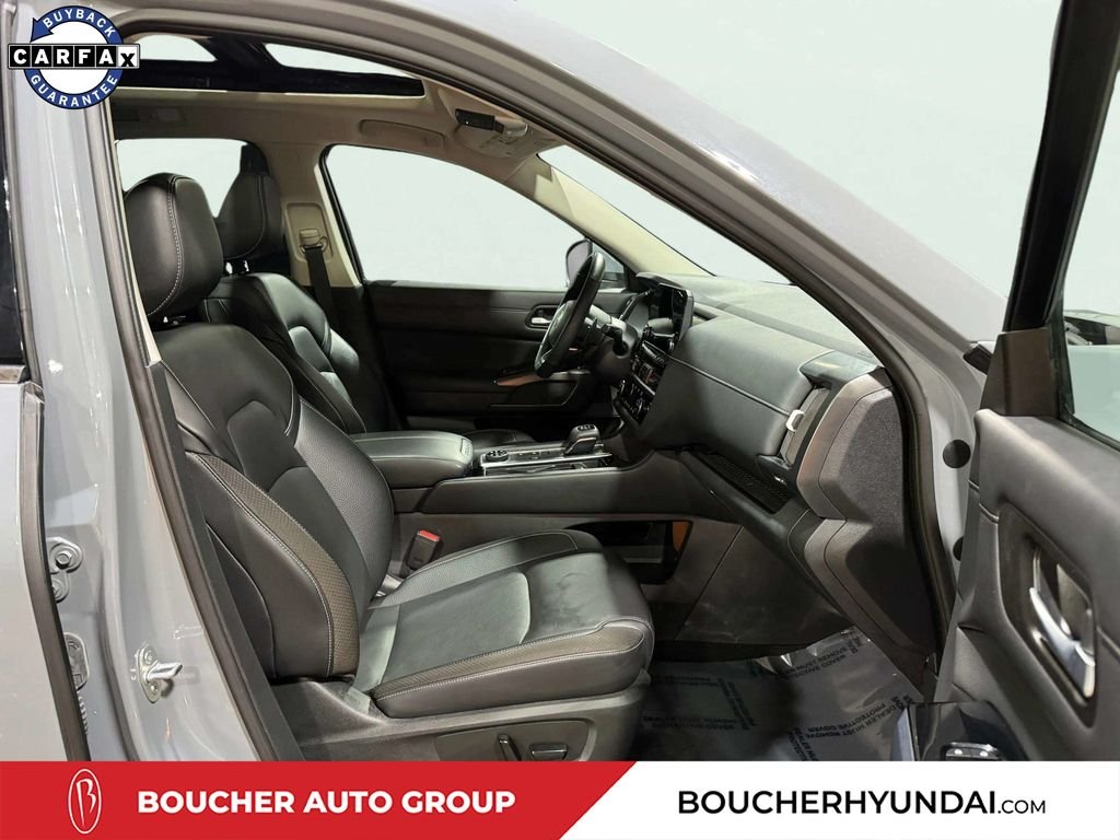 Used 2022 Gray Nissan SL image 29