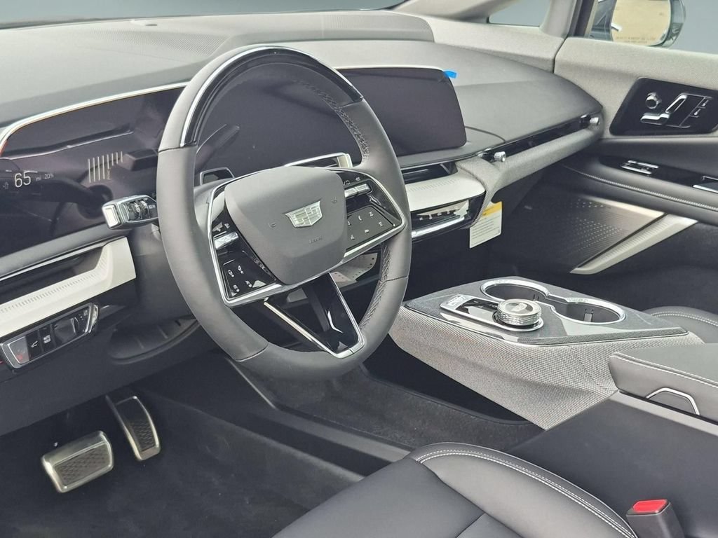 2027 Cadillac OPTIQ Luxury - Photo 9