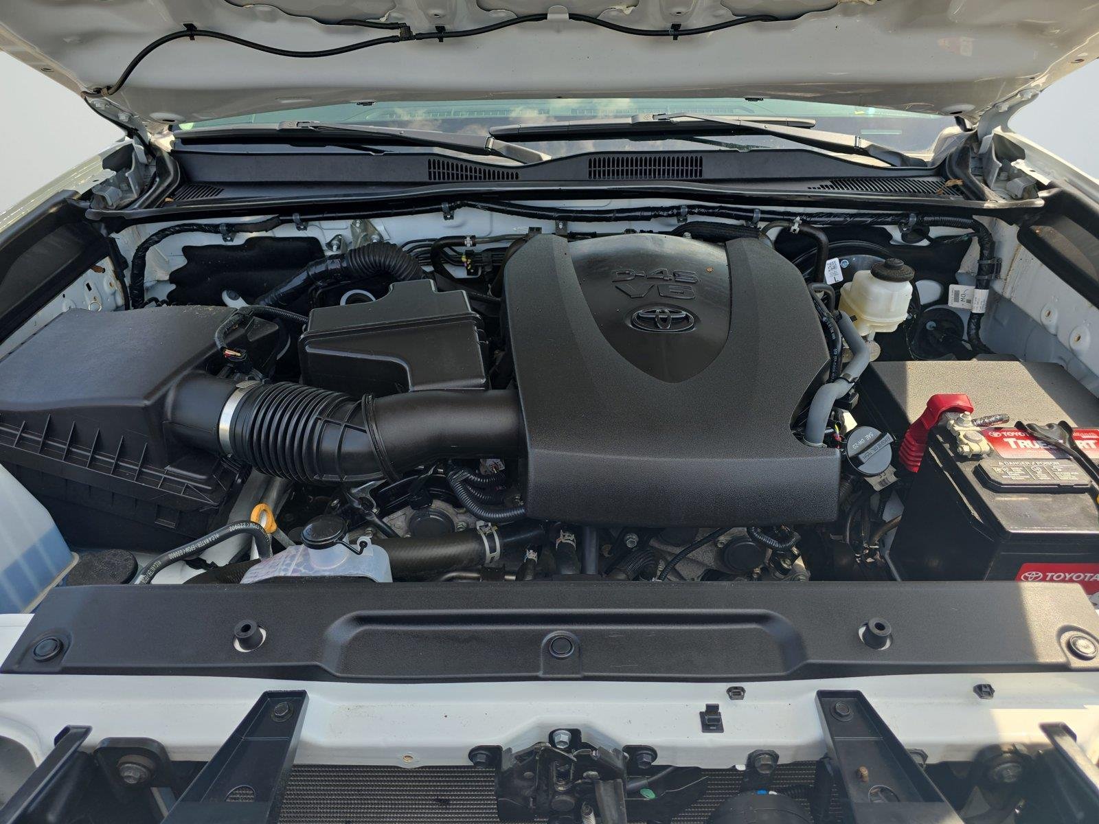 Used 2023 Ice Cap Toyota SR V6 image 29