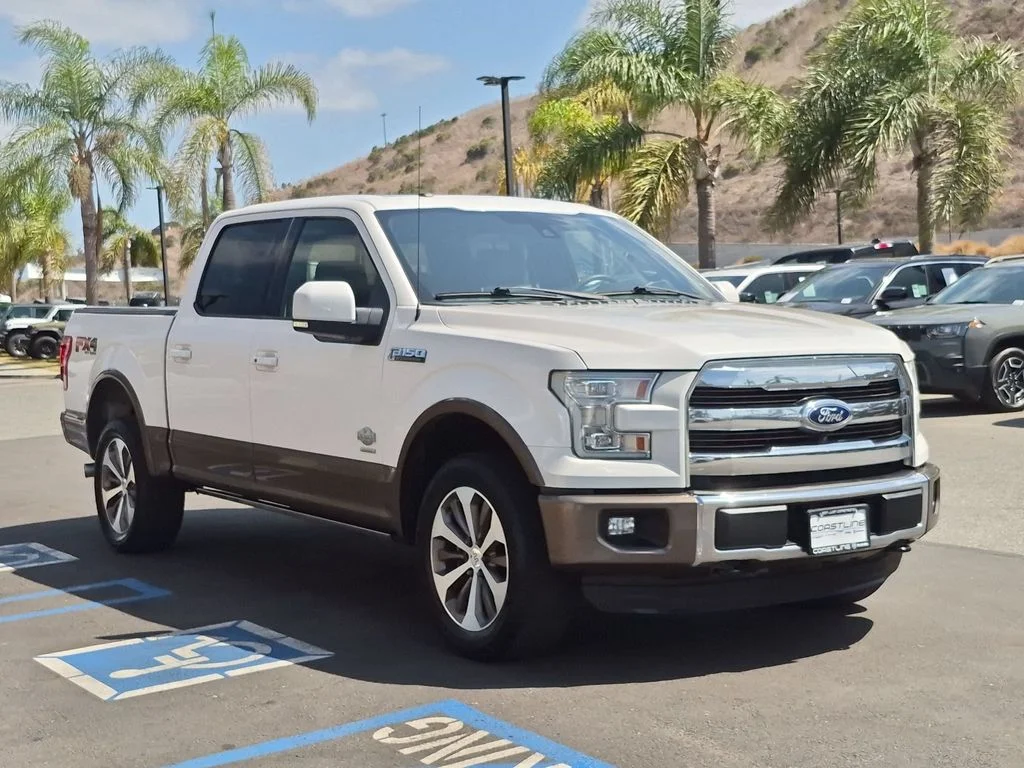 Used 2016  Ford King Ranch image 3