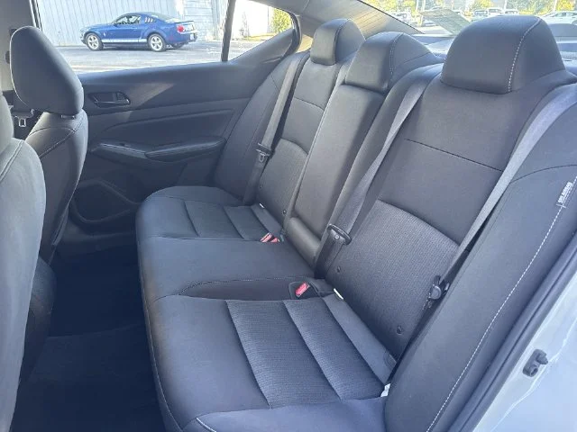 Used 2025 White Nissan 2.5 SV image 13