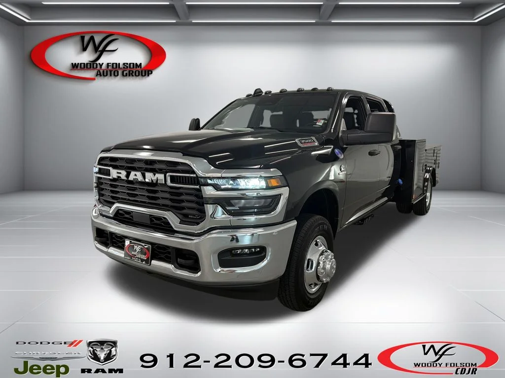 New 2026 Diamond Black Crystal Pearl-Coat Exterior Paint RAM Tradesman image 1
