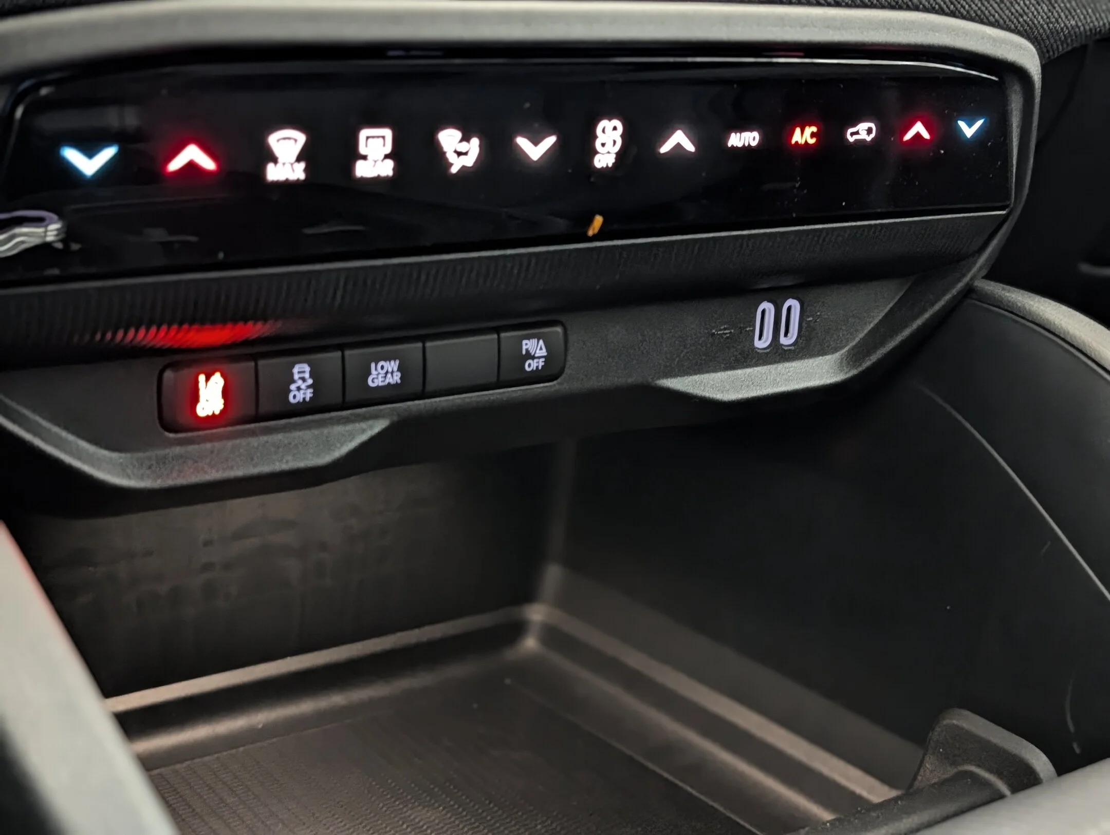 New 2026 White Jeep - - Hybrid - Adaptive Cruise - 12.3 Display - Heated Seats - Blind Spot Monitor & More! image 20