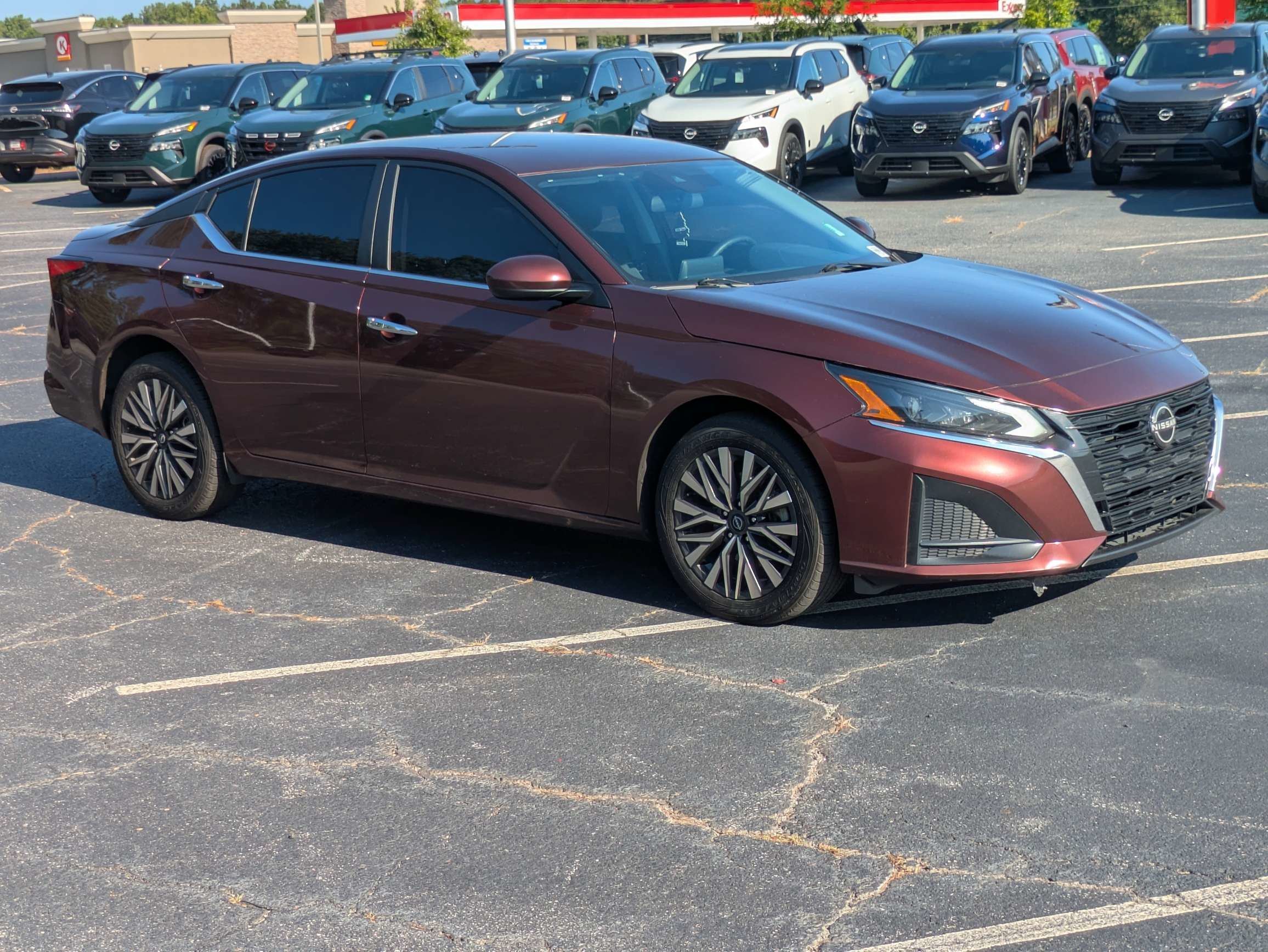 Used 2023  Nissan 2.5 SV image 1