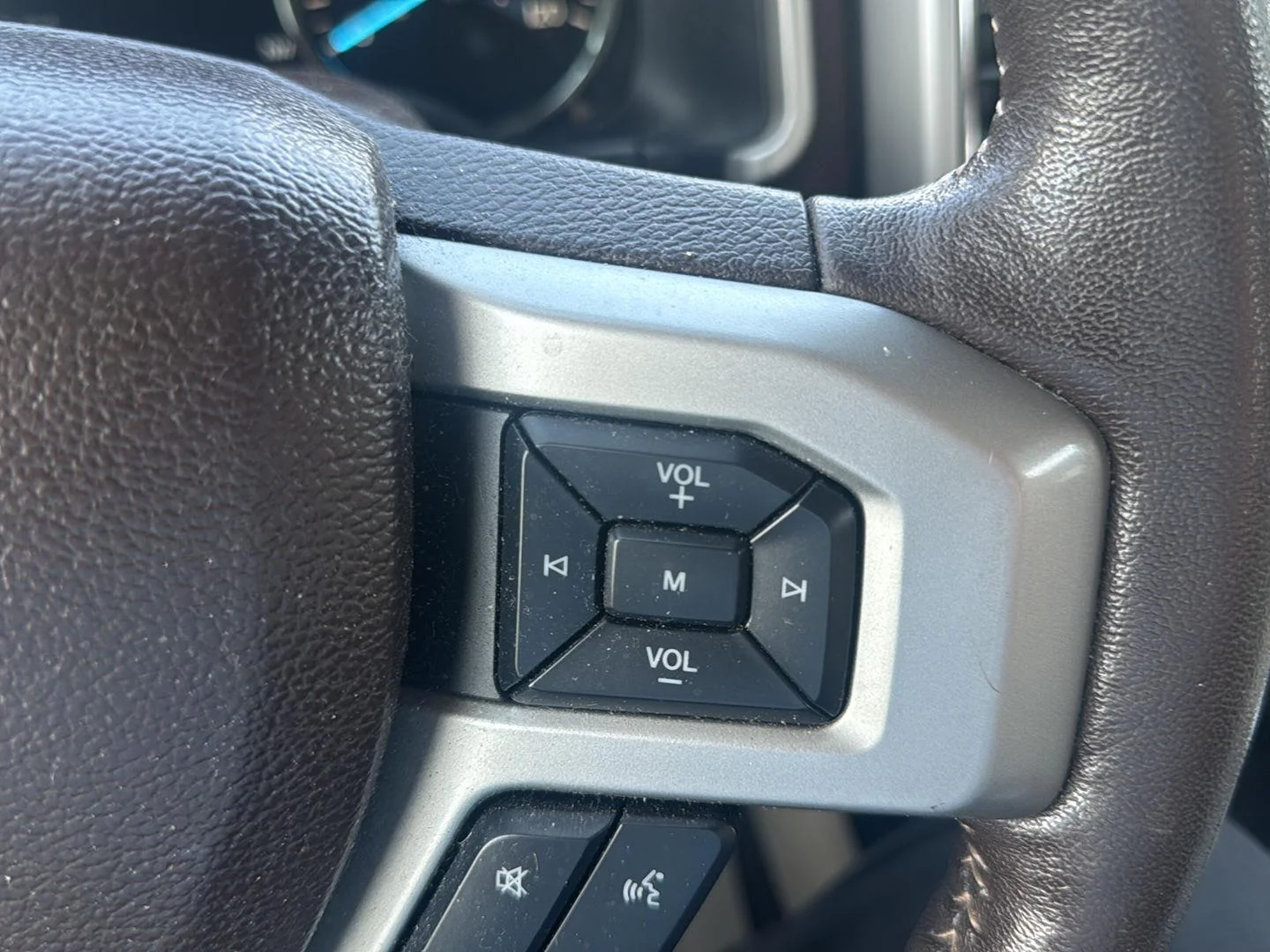 Used 2019 Agate Black Ford LARIAT image 17