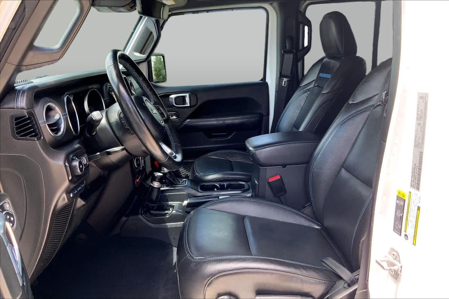 Used 2021 Bright White Clearcoat Jeep Unlimited Rubicon image 8