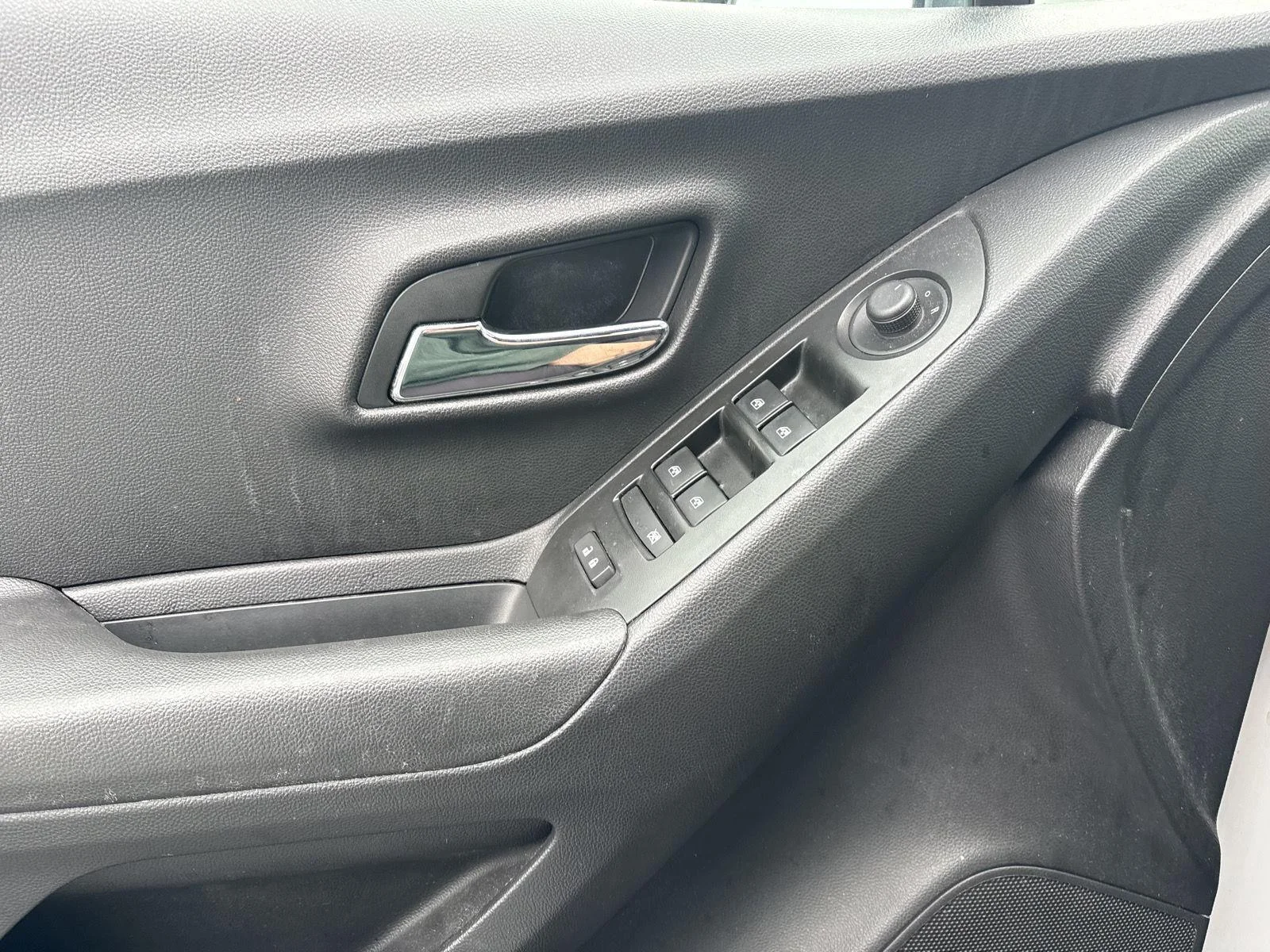 Used 2019 Summit White Chevrolet LT image 17