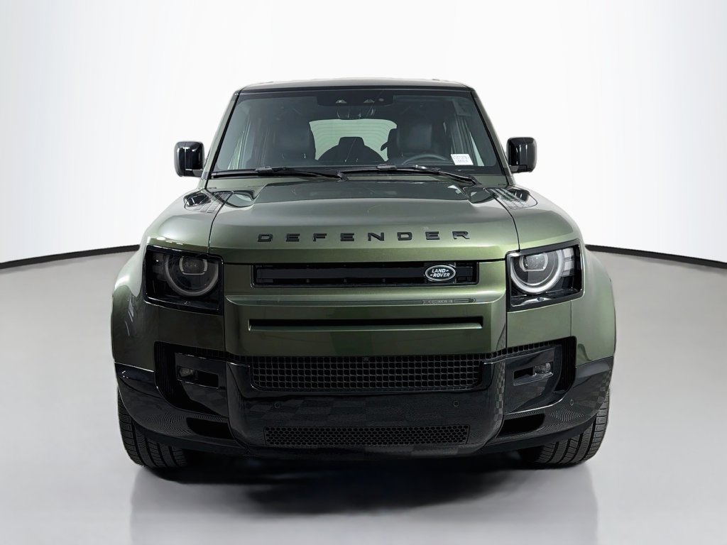 New 2026 Woolstone Green Land Rover X-Dynamic SE image 2