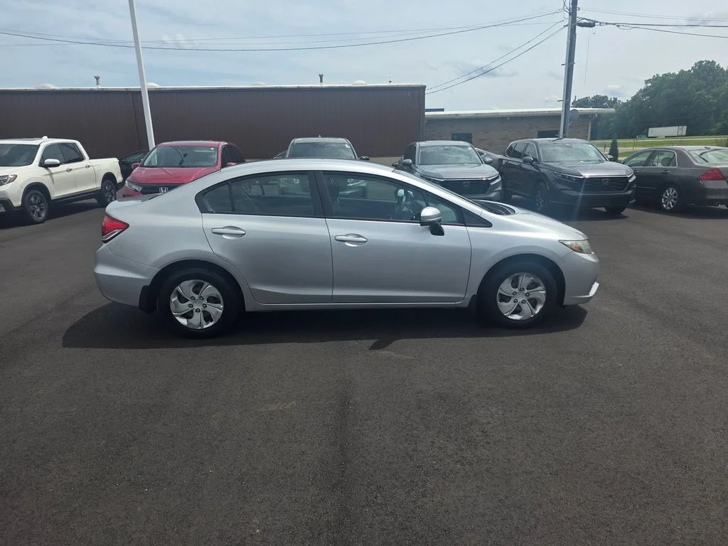 Used 2014 Alabaster Silver Metallic Honda LX image 2