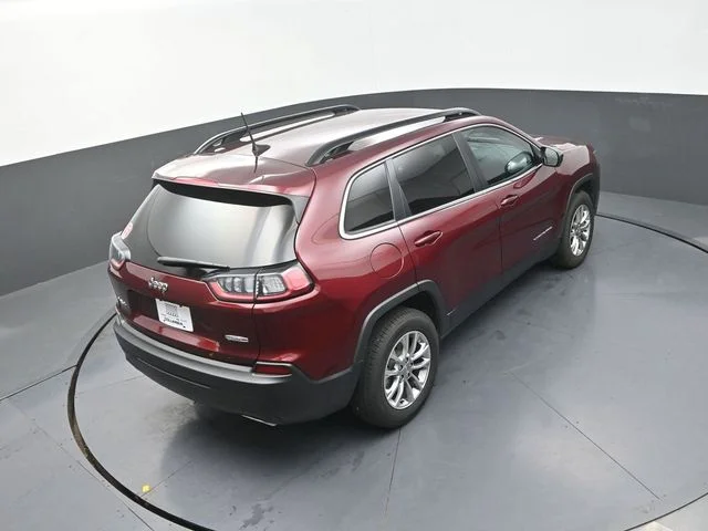 Used 2022 Red Jeep Latitude Lux image 18
