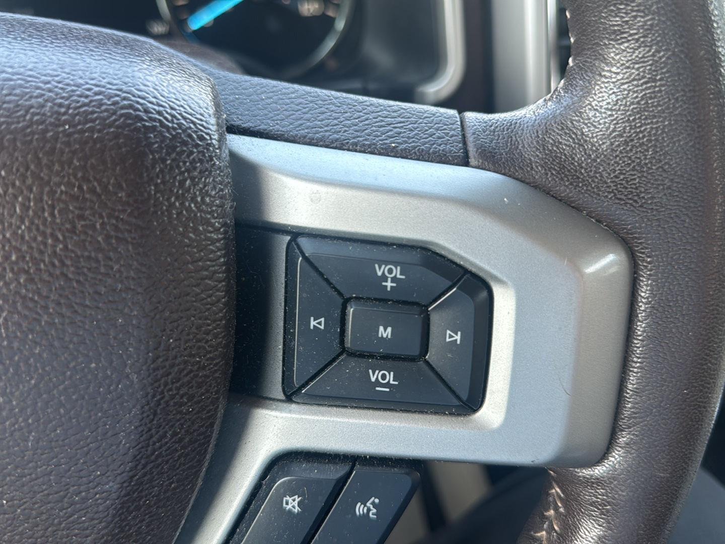 Used 2019 Agate Black Ford LARIAT image 17