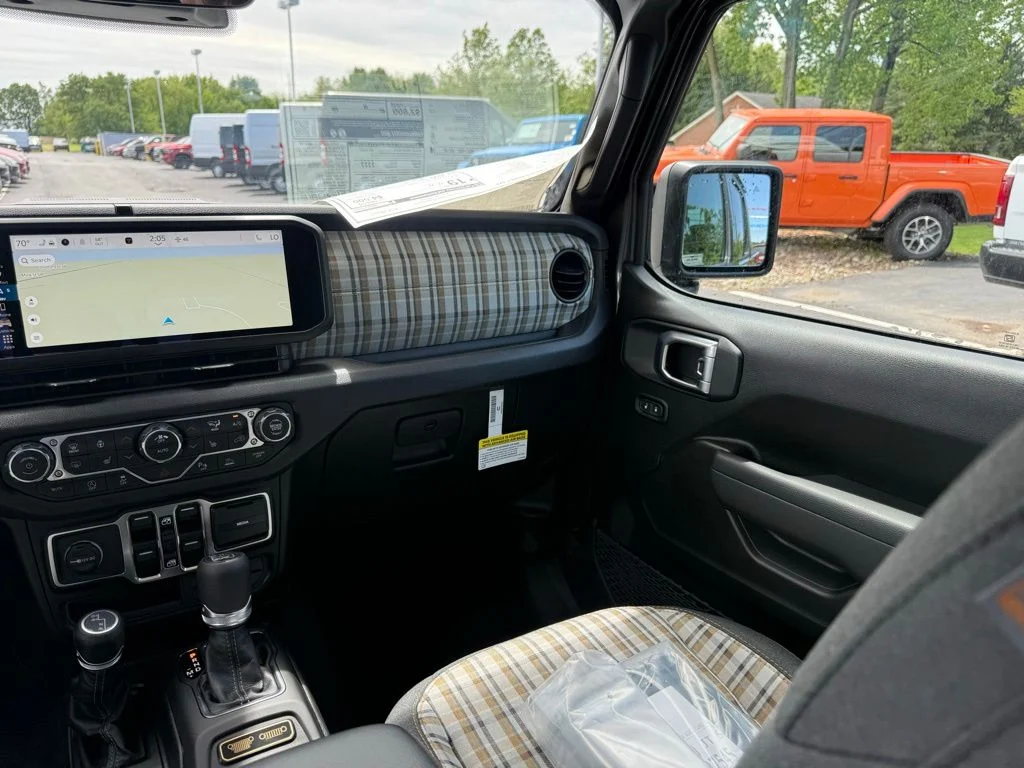 New 2026 Granite Crystal Metallic Clear-Coat Exterior Paint Jeep 85th Anniversary Edition image 39