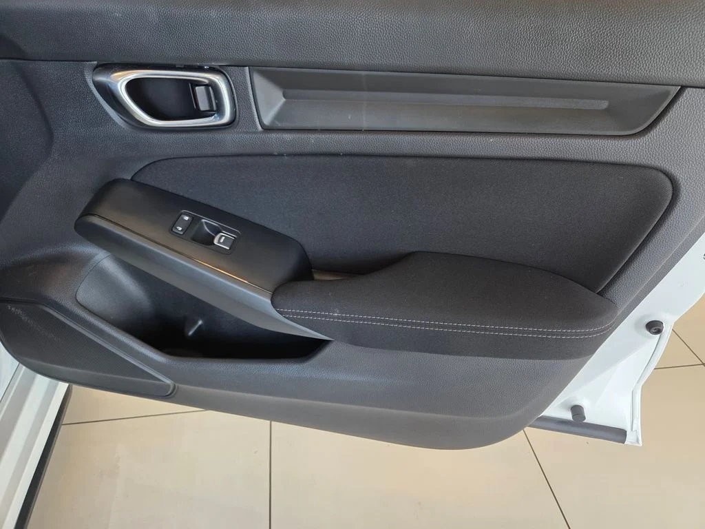 2025 Honda Civic Hatchback Sport - Photo 19