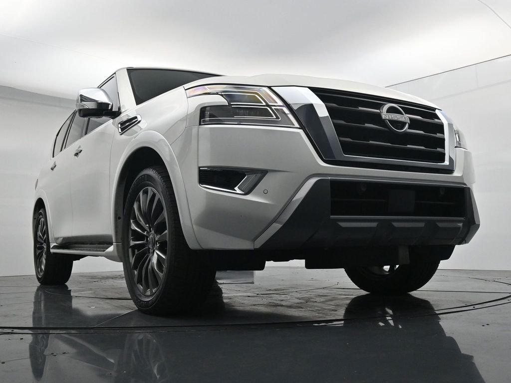 Used 2023 White Nissan Platinum image 18