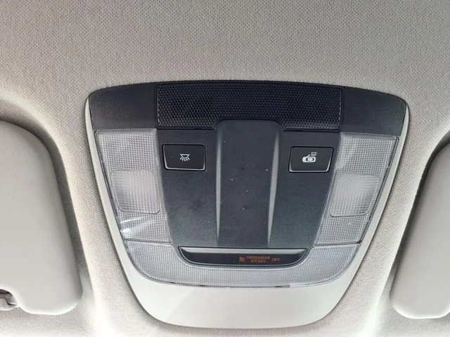 Used 2021 Orange Kia S image 29