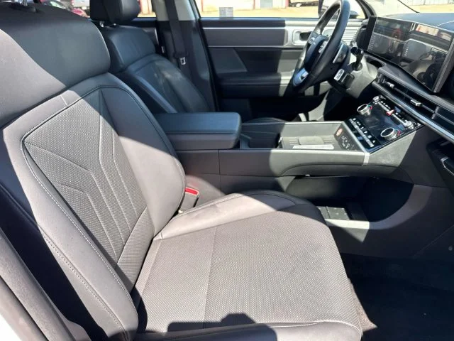 Used 2026 White Hyundai SEL image 17