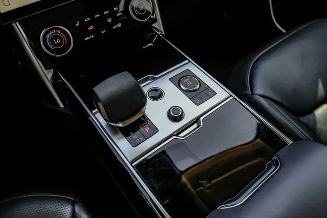 Used 2022 Fuji White Land Rover SE image 30