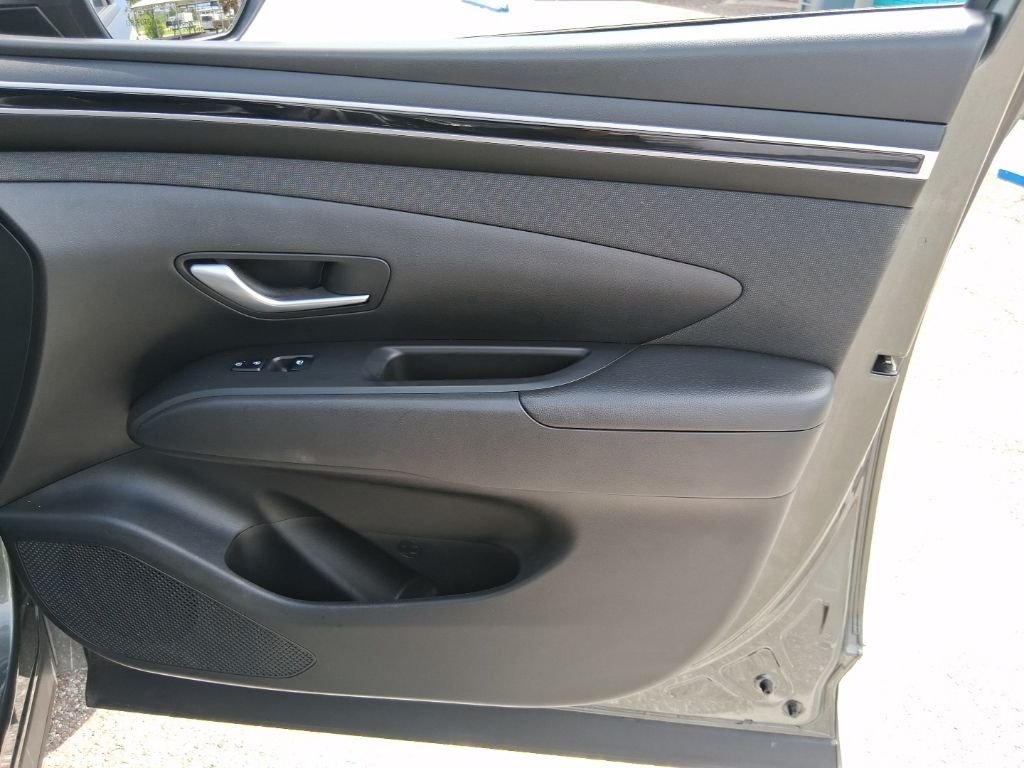 Used 2023 Gray Hyundai SEL image 17