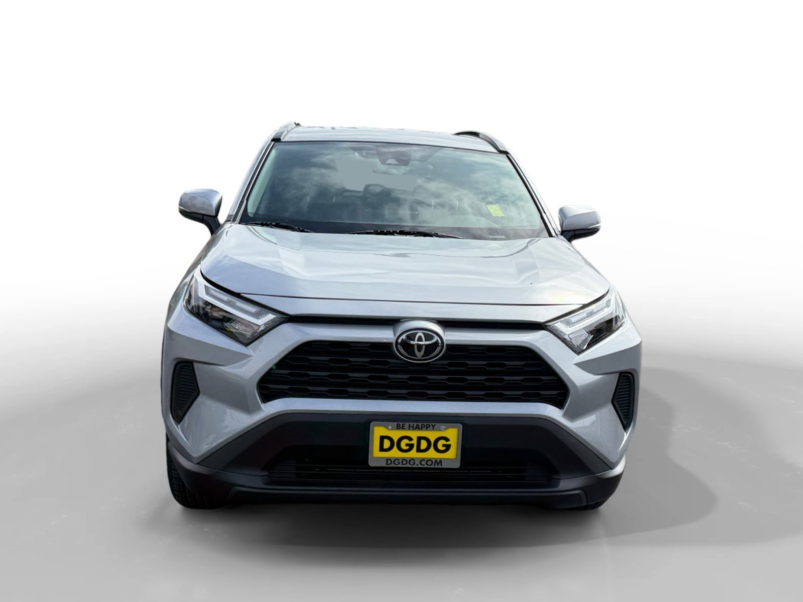 Used 2025 Silver Sky Metallic Toyota XLE image 8