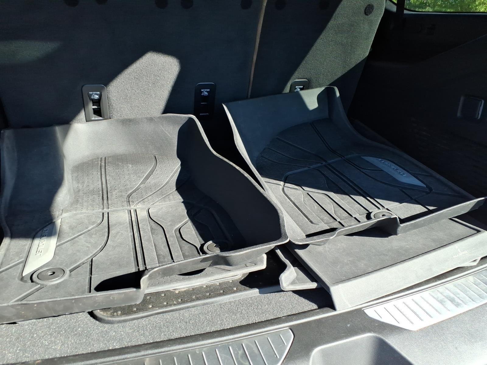 Used 2024 Iridescent Pearl Tricoat Chevrolet Premier image 36