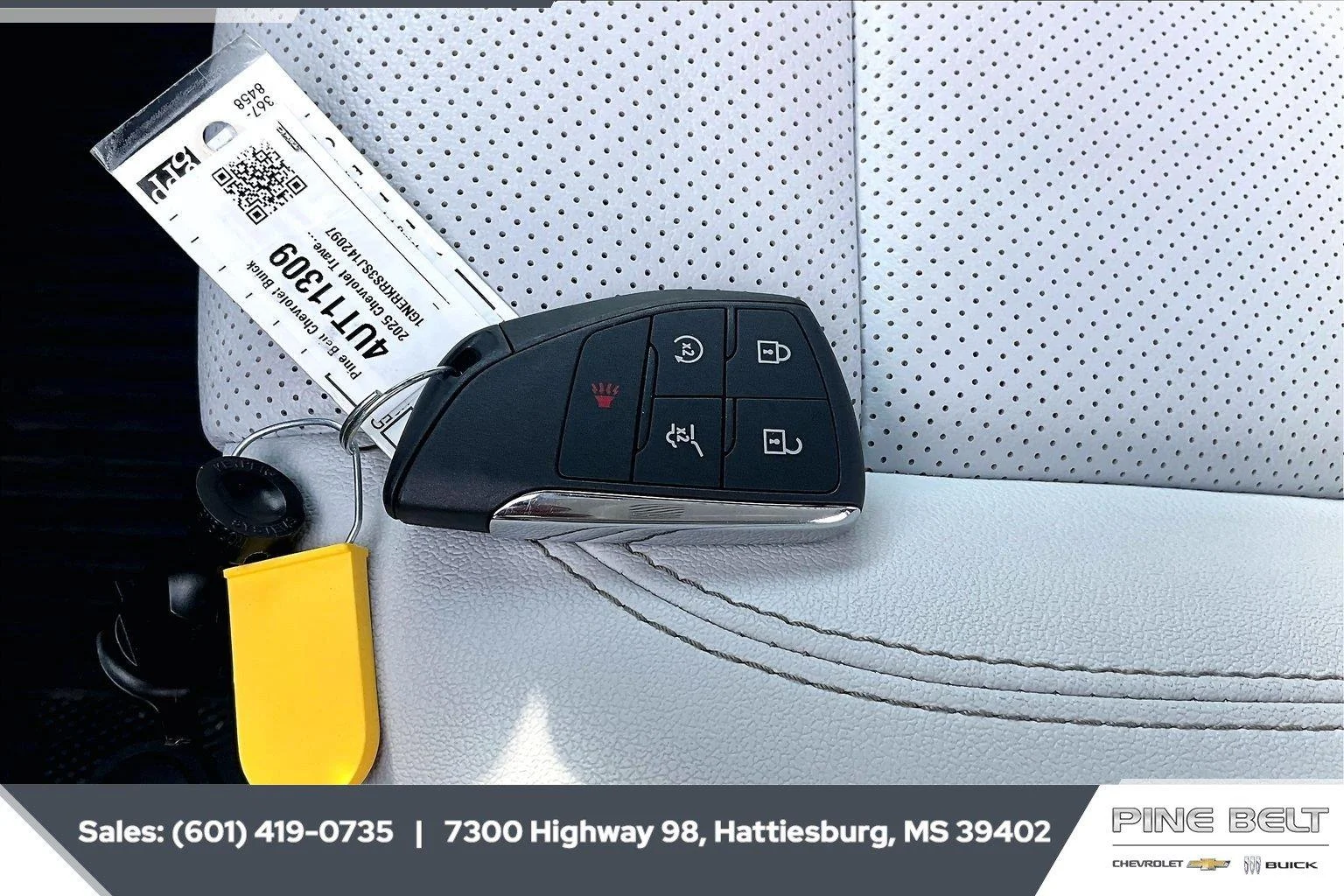 Used 2025 Iridescent Pearl Tricoat Chevrolet High Country image 9
