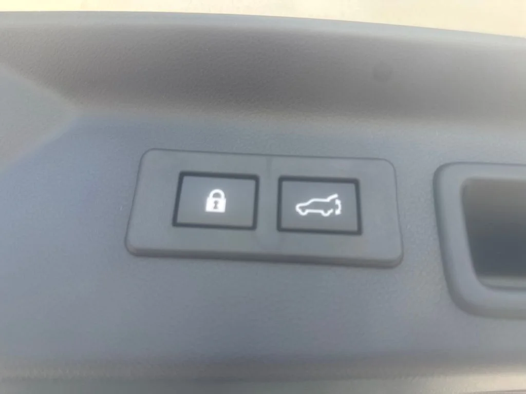 New 2026 CRYSTAL WHITE PEARL Subaru Limited Hybrid image 17