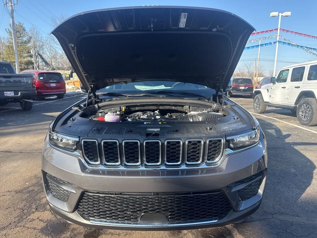 New 2026 Baltic Gray Metallic Clearcoat Jeep Laredo X image 10
